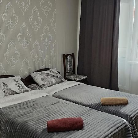 Василя Стуса 10/77 City Rooms Biała Cerkiew Zewnętrze zdjęcie